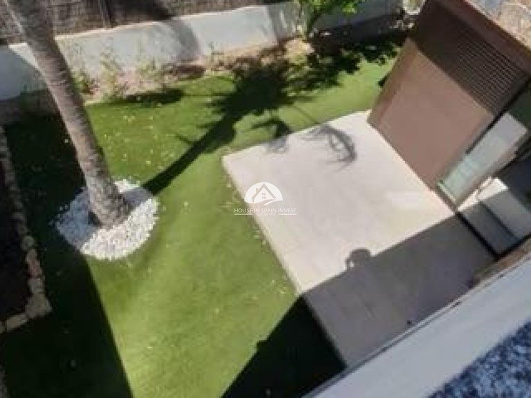 Villa for Sale in Lomas de Cabo Roig Orihuela Costa, Alicante 8