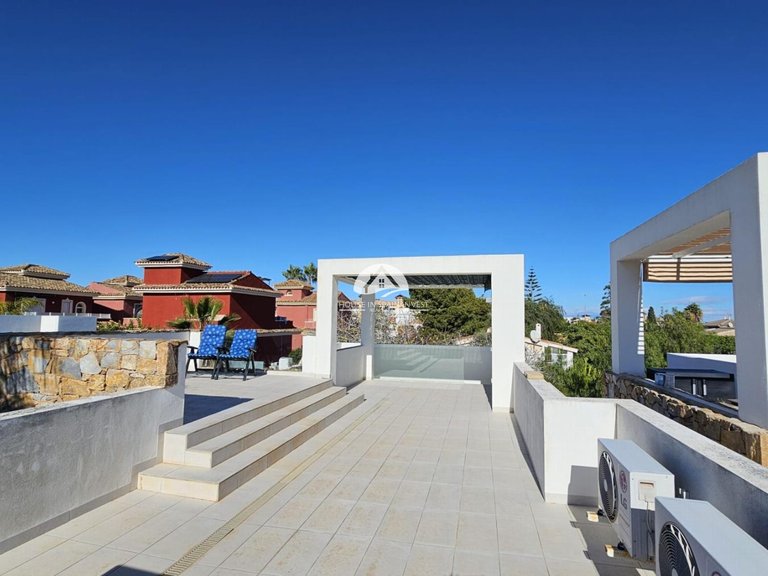 Villa for Sale in Lomas de Cabo Roig Orihuela Costa, Alicante 37