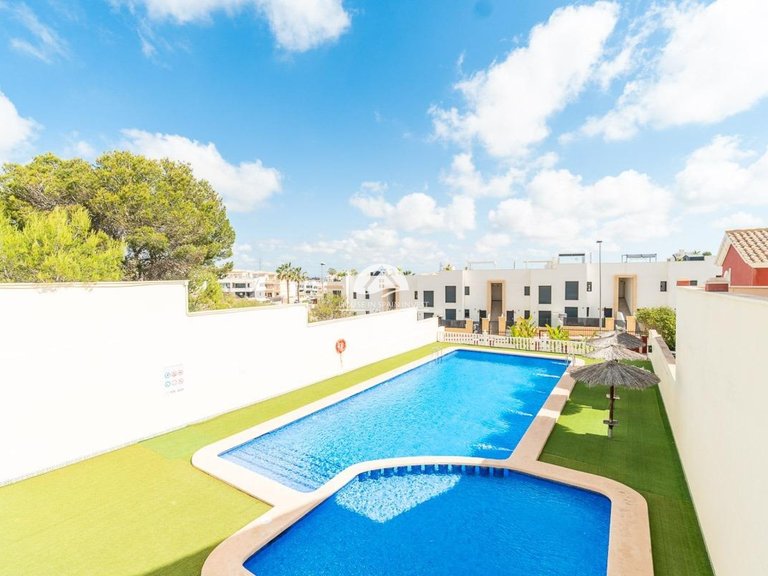 Town House for Sale in Villamartín - Las Filipinas Orihuela Costa, Alicante 4