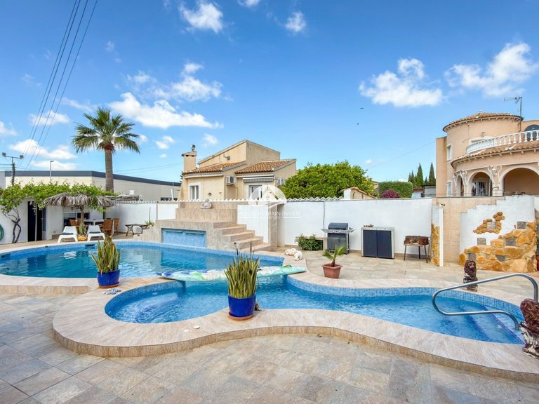 Villa for Sale in Ciudad Quesada Rojales - Ciudad Quesada, Alicante 17