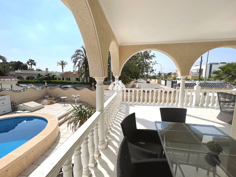 Villa for Sale in Ciudad Quesada Rojales - Ciudad Quesada, Alicante 13