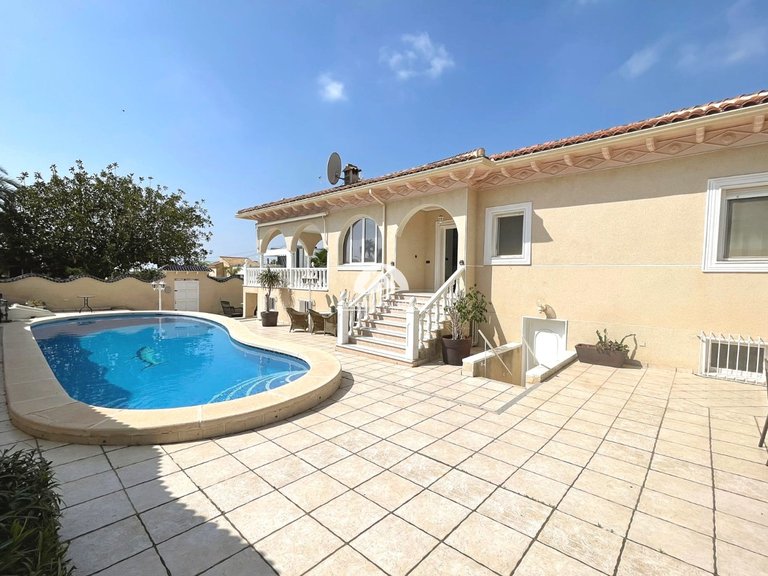 Villa for Sale in Ciudad Quesada Rojales - Ciudad Quesada, Alicante 17