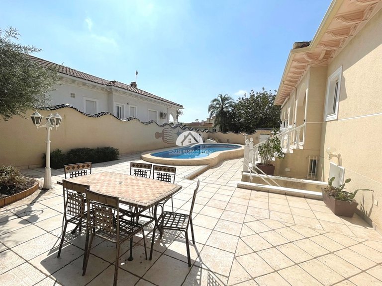 Villa for Sale in Ciudad Quesada Rojales - Ciudad Quesada, Alicante 28