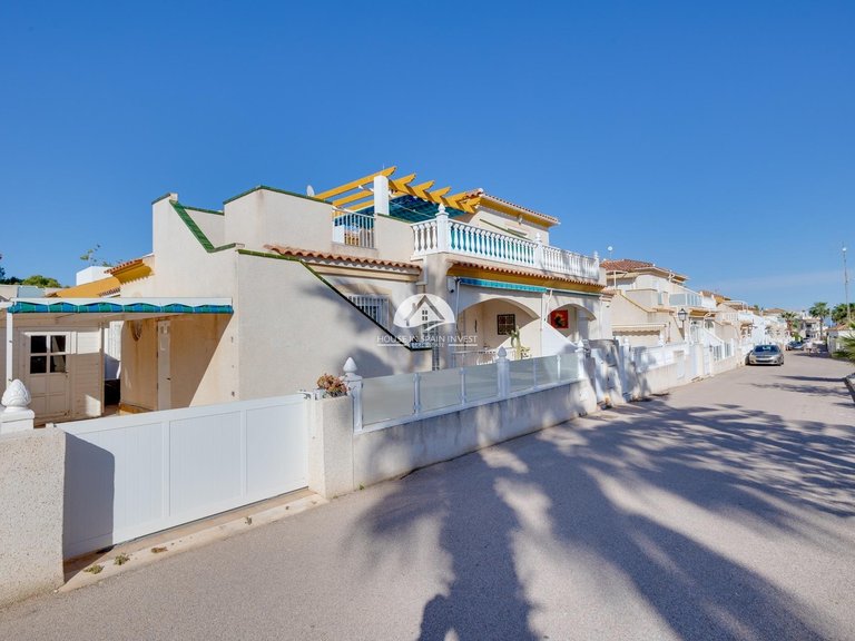 Town House for Sale in Villamartín - Las Filipinas Orihuela Costa, Alicante 4