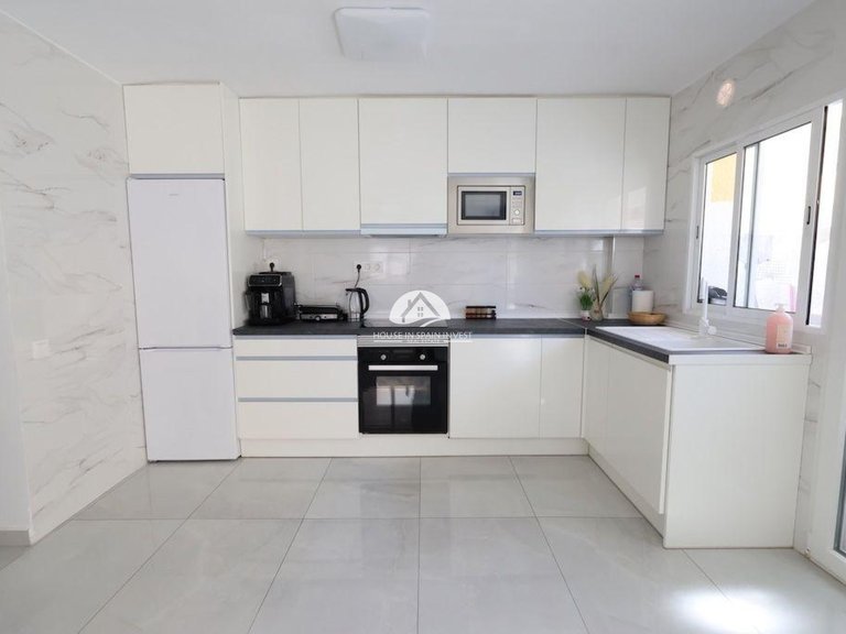 Apartment for Sale in El Acequion - Los Náufragos Torrevieja, Alicante 5