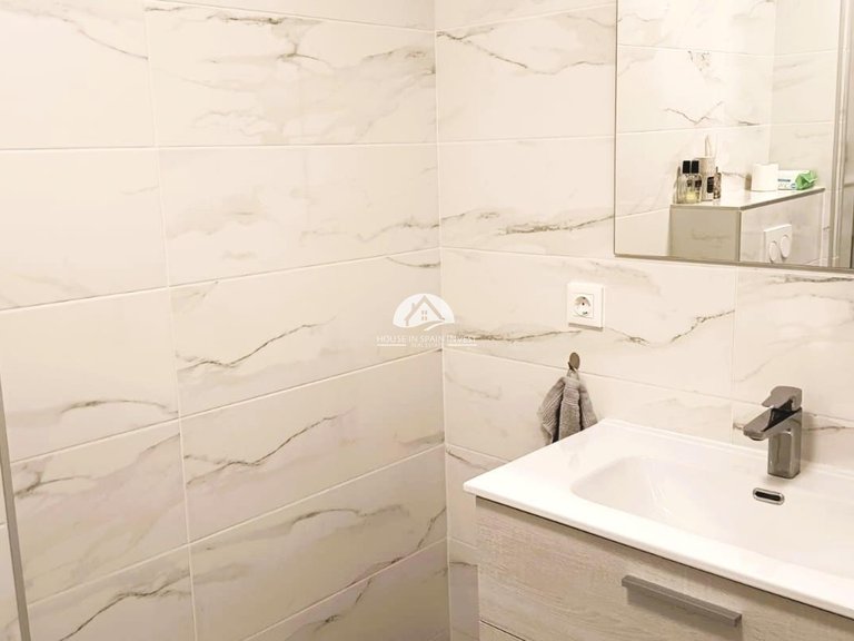 Apartment for Sale in El Acequion - Los Náufragos Torrevieja, Alicante 11