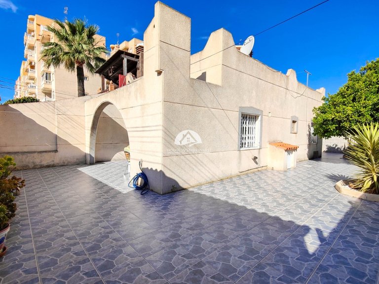 Town House for Sale in Nueva Torrevieja Torrevieja, Alicante 1