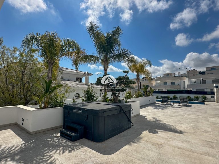 Villa for Sale in Villamartín - Las Filipinas Orihuela Costa, Alicante 11