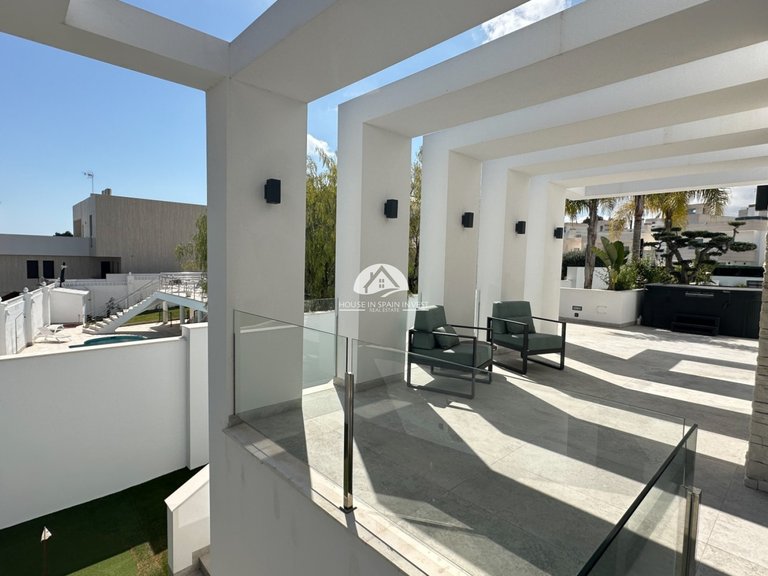 Villa for Sale in Villamartín - Las Filipinas Orihuela Costa, Alicante 25