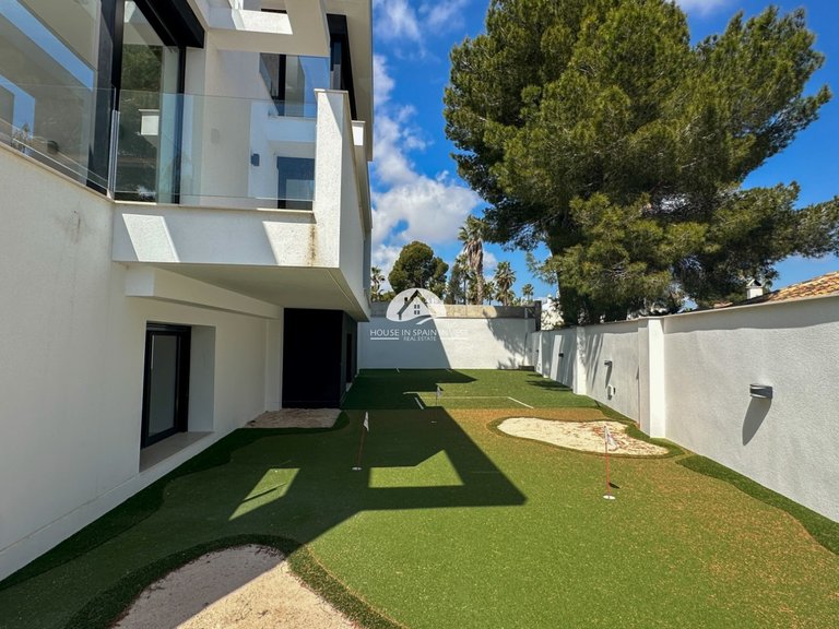 Villa for Sale in Villamartín - Las Filipinas Orihuela Costa, Alicante 29