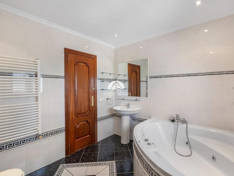 Villa for Sale in Rojales Rojales - Ciudad Quesada, Alicante 15