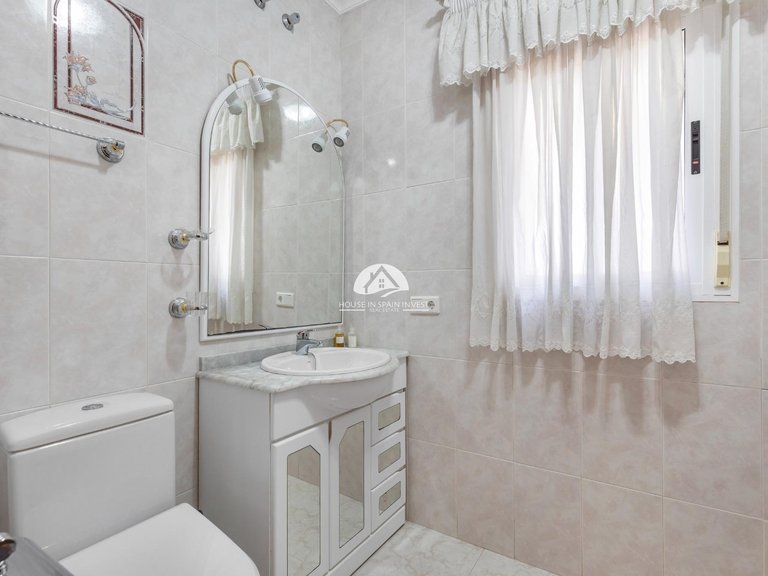 Villa for Sale in Rojales Rojales - Ciudad Quesada, Alicante 49