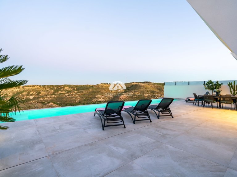 Villa for Sale in Rojales Rojales - Ciudad Quesada, Alicante 2