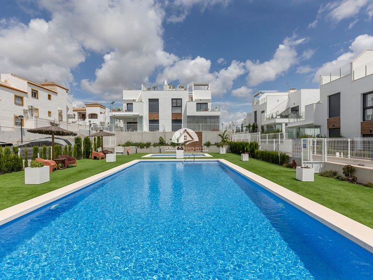 Apartment for Sale in Entre Naranjos Vistabella Golf Vistabella Golf, Alicante 1