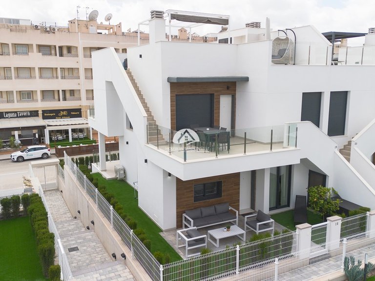 Apartment for Sale in Entre Naranjos Vistabella Golf Vistabella Golf, Alicante 5