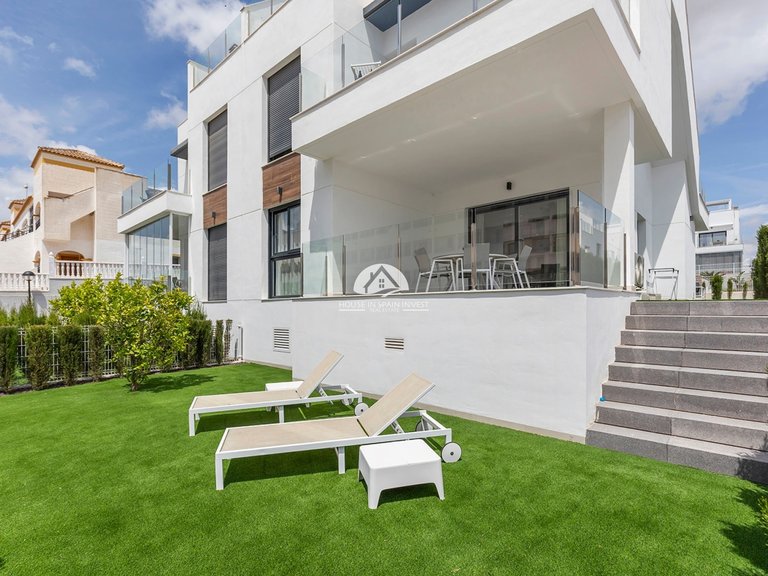 Apartment for Sale in Entre Naranjos Vistabella Golf Vistabella Golf, Alicante 18