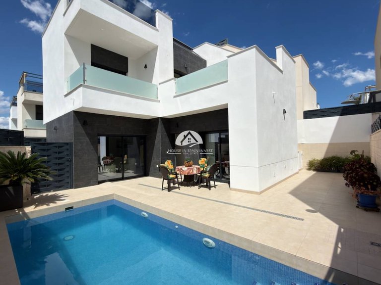 Villa for Sale in Benijofar Benijofar, Alicante 1