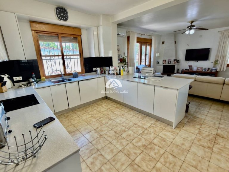 Villa for Sale in Ciudad Quesada Rojales - Ciudad Quesada, Alicante 2