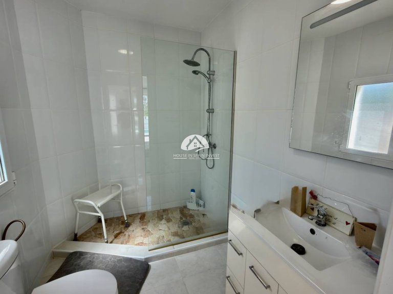 Villa for Sale in Ciudad Quesada Rojales - Ciudad Quesada, Alicante 32