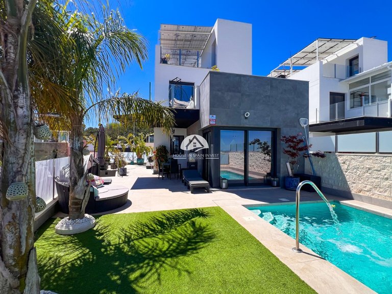 Villa for Sale in Los Balcones Torrevieja, Alicante 2