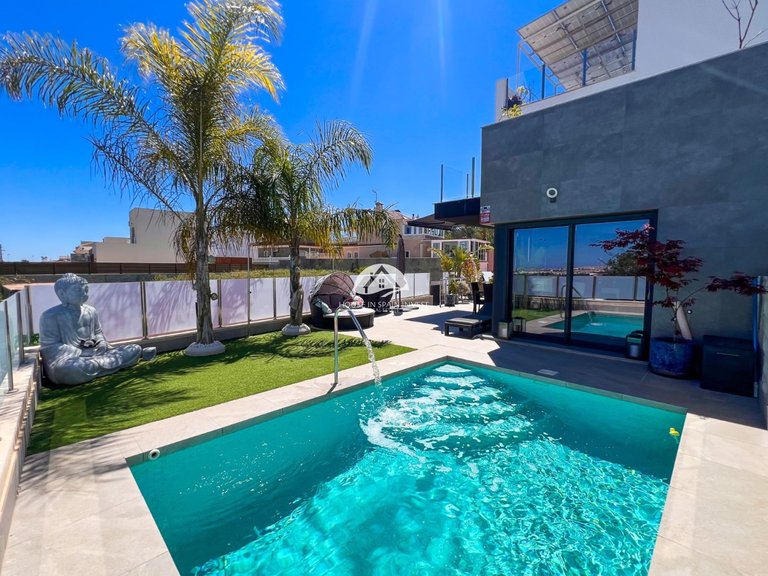 Villa for Sale in Los Balcones Torrevieja, Alicante 3