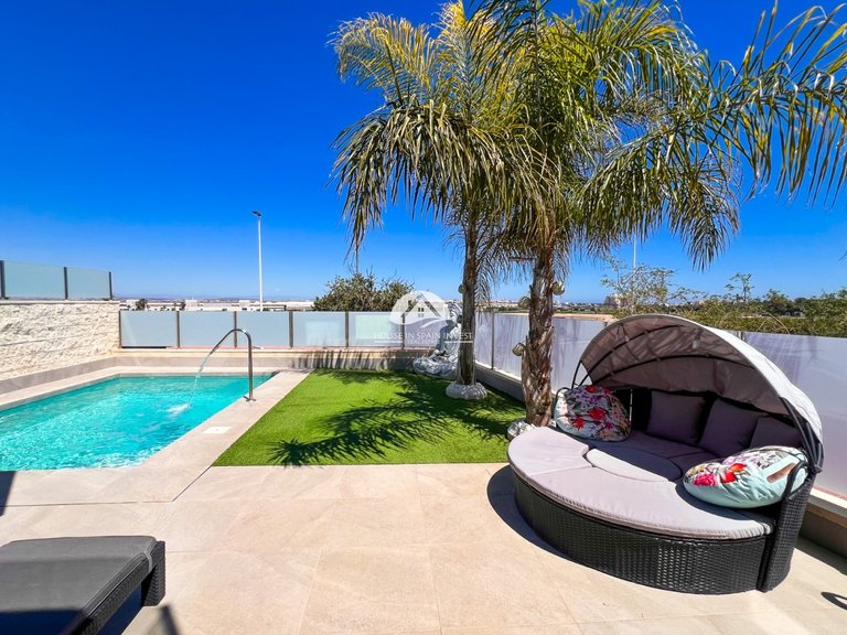 Villa for Sale in Los Balcones Torrevieja, Alicante 4