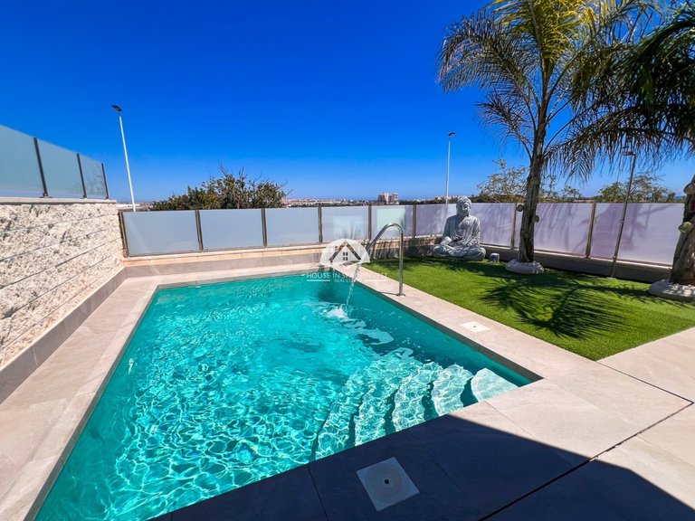 Villa for Sale in Los Balcones Torrevieja, Alicante 5