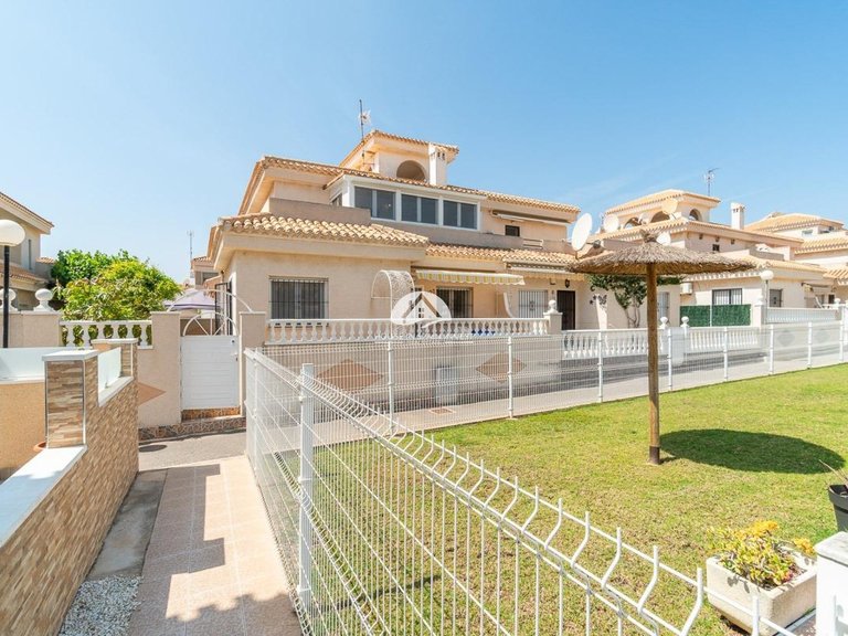 Villa for Sale in Playa Flamenca Orihuela Costa, Alicante 12