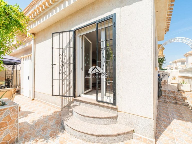 Villa for Sale in Playa Flamenca Orihuela Costa, Alicante 15
