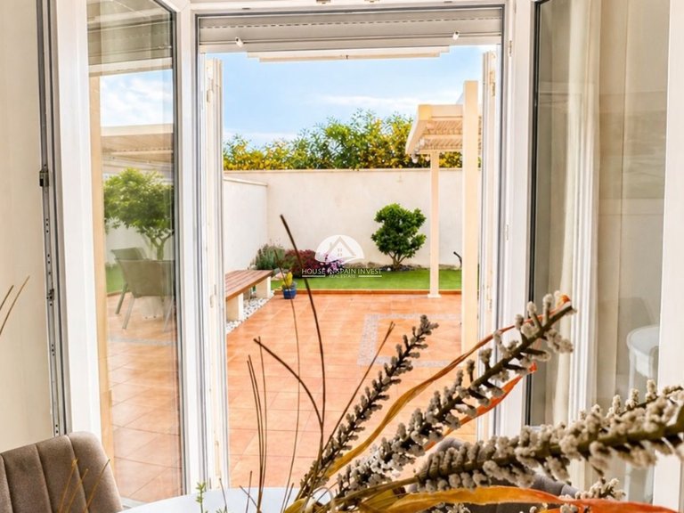 Villa for Sale in Nueva Torrevieja Torrevieja, Alicante 8