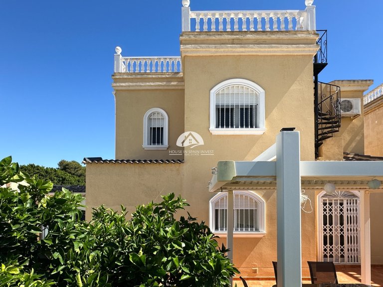 Villa for Sale in Nueva Torrevieja Torrevieja, Alicante 35