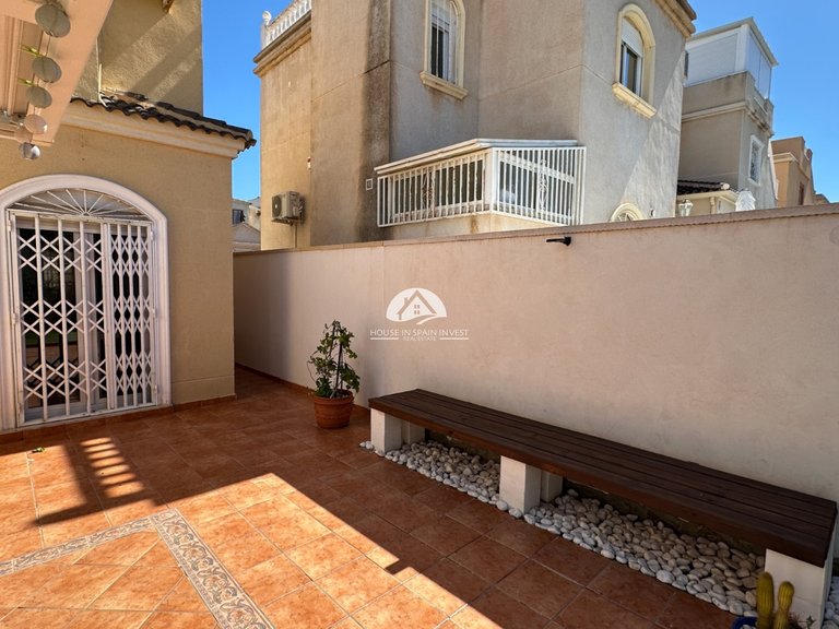 Villa for Sale in Nueva Torrevieja Torrevieja, Alicante 38