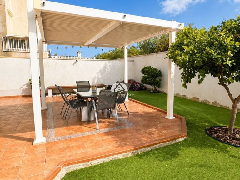 Villa for Sale in Nueva Torrevieja Torrevieja, Alicante 46