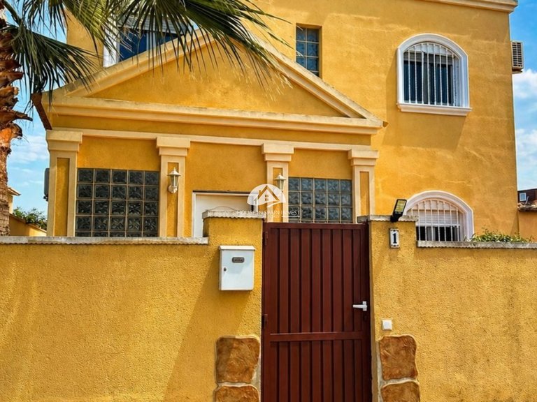 Villa for Sale in Nueva Torrevieja Torrevieja, Alicante 49