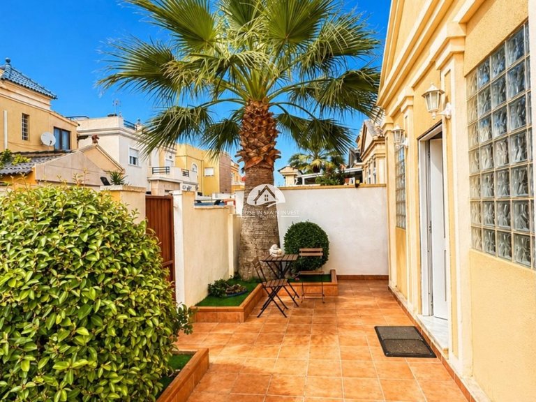 Villa for Sale in Nueva Torrevieja Torrevieja, Alicante 50