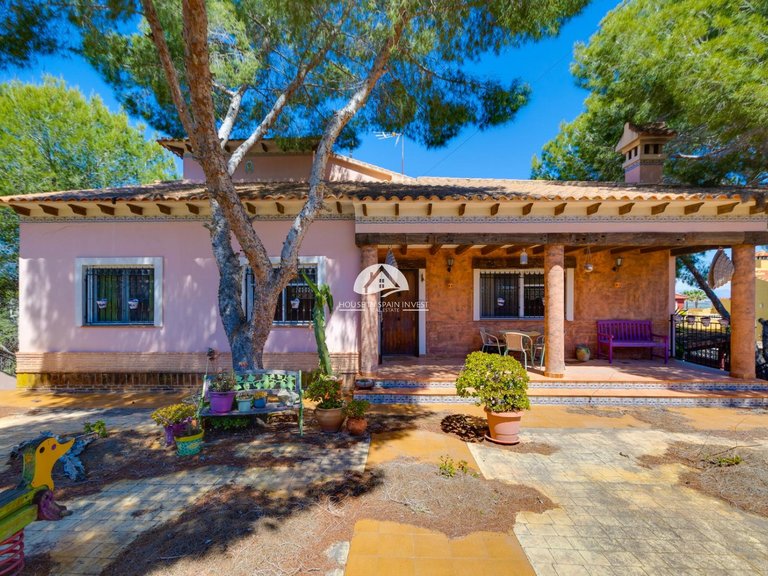 Villa for Sale in San Miguel de Salinas San Miguel De Salinas, Alicante 38