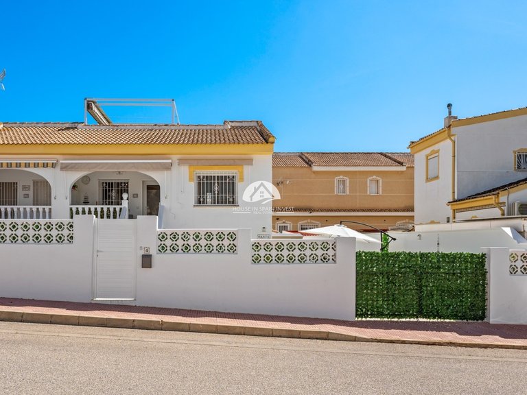 Villa for Sale in Monte Azul Benijofar, Alicante 2