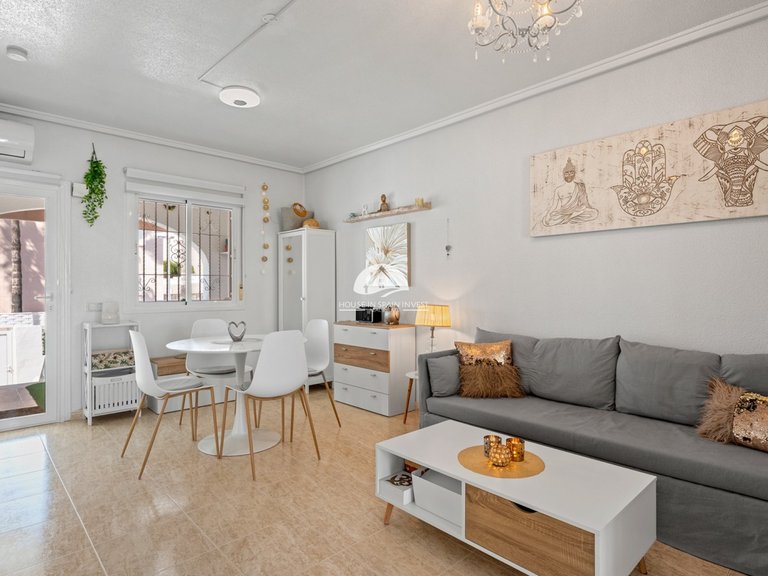 Villa for Sale in Monte Azul Benijofar, Alicante 5