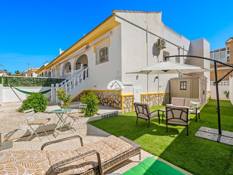 Villa for Sale in Monte Azul Benijofar, Alicante 1