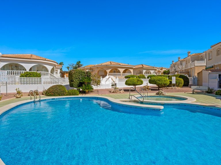 Villa for Sale in Monte Azul Benijofar, Alicante 36
