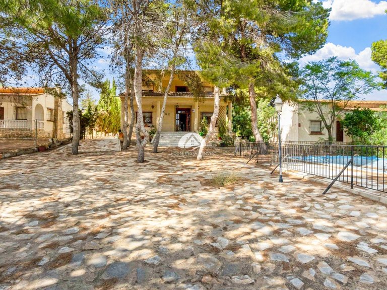 Villa for Sale in Los Balcones Torrevieja, Alicante 1