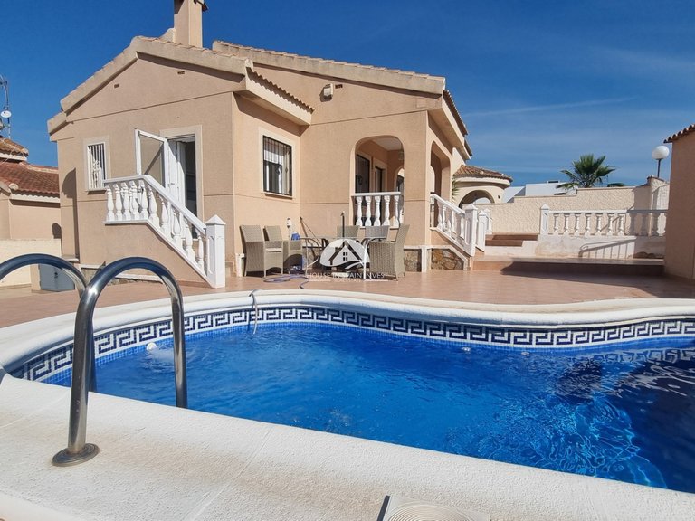 Villa for Sale in Benimar Rojales - Ciudad Quesada, Alicante 2