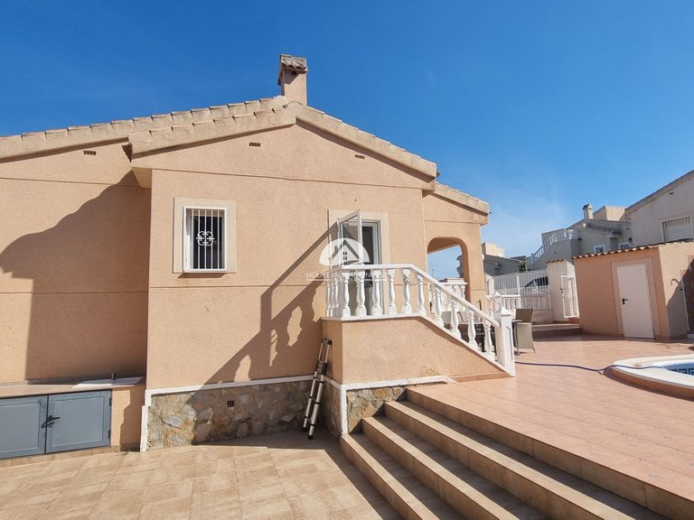 Villa for Sale in Benimar Rojales - Ciudad Quesada, Alicante 10
