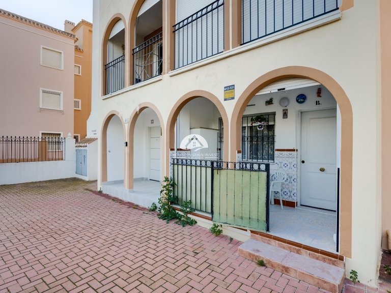 Apartment for Sale in El Acequion - Los Náufragos Torrevieja, Alicante 28