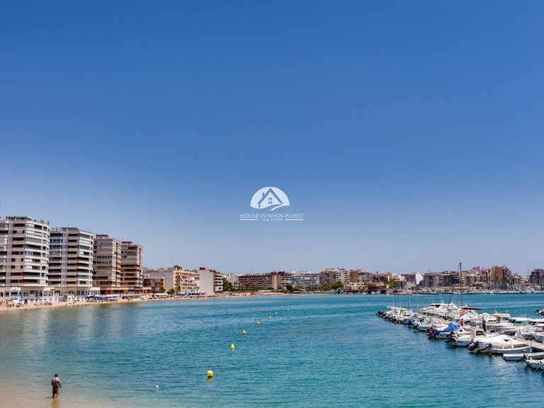 Apartment for Sale in El Acequion - Los Náufragos Torrevieja, Alicante 32