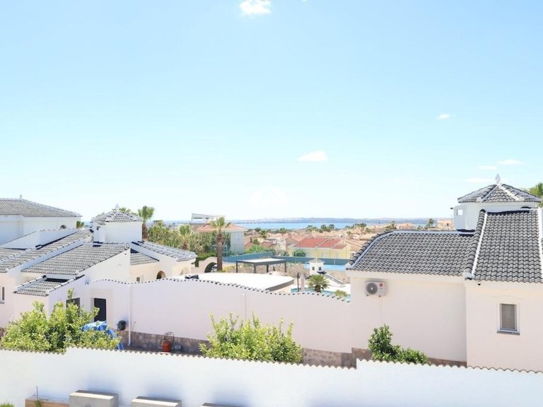 Villa for Sale in La Marquesa Rojales - Ciudad Quesada, Alicante 21