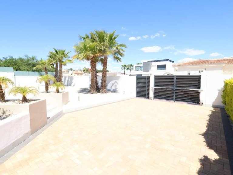 Villa for Sale in La Marquesa Rojales - Ciudad Quesada, Alicante 23
