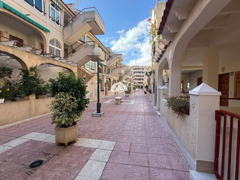 Apartment for Sale in El Acequion - Los Náufragos Torrevieja, Alicante 17