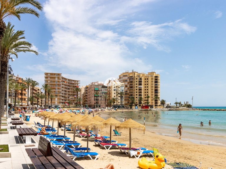 Apartment for Sale in El Acequion - Los Náufragos Torrevieja, Alicante 35