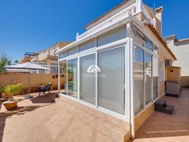 Villa for Sale in Lomas de Cabo Roig Orihuela Costa, Alicante 1